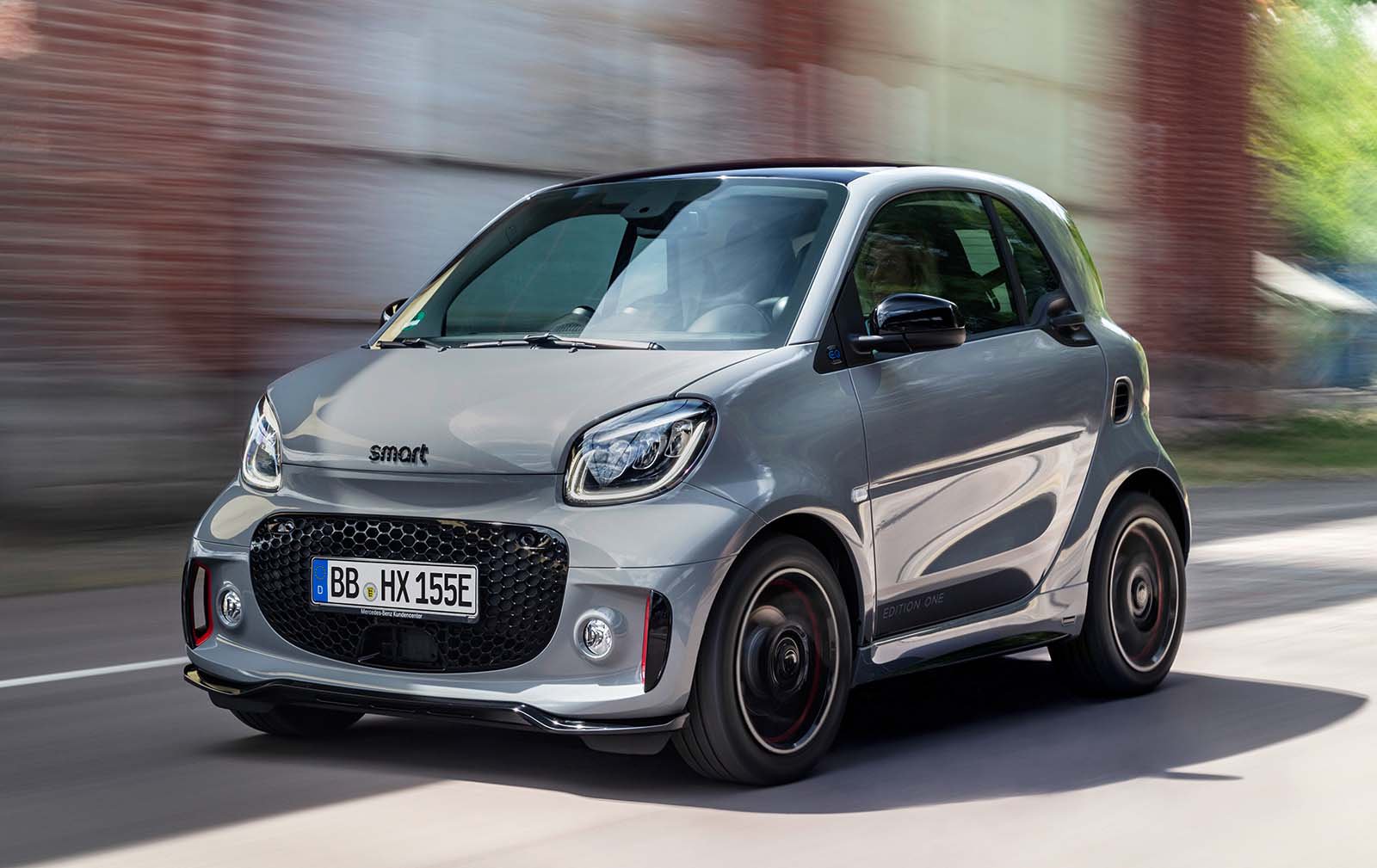 <p><strong>Make</strong> Smart |<strong> Model</strong> Fortwo EQ | <strong>Version</strong> 60kW EQ Premium | <strong>List price</strong> £22,225 | <strong>Target Price</strong> £20,155 | <strong>Target PCP </strong>£241 | <strong>Star rating</strong> 2</p>  <p>The Smart Fortwo EQ is currently the cheapest electric car money can buy, and that's largely thanks to its small size. As a result it's well suited to urban driving, but the poor range and limited practicality make it hard to recommend.</p>  <p><strong>Read our full Smart Fortwo EQ review or see the latest Fortwo EQ deals >></strong></p>