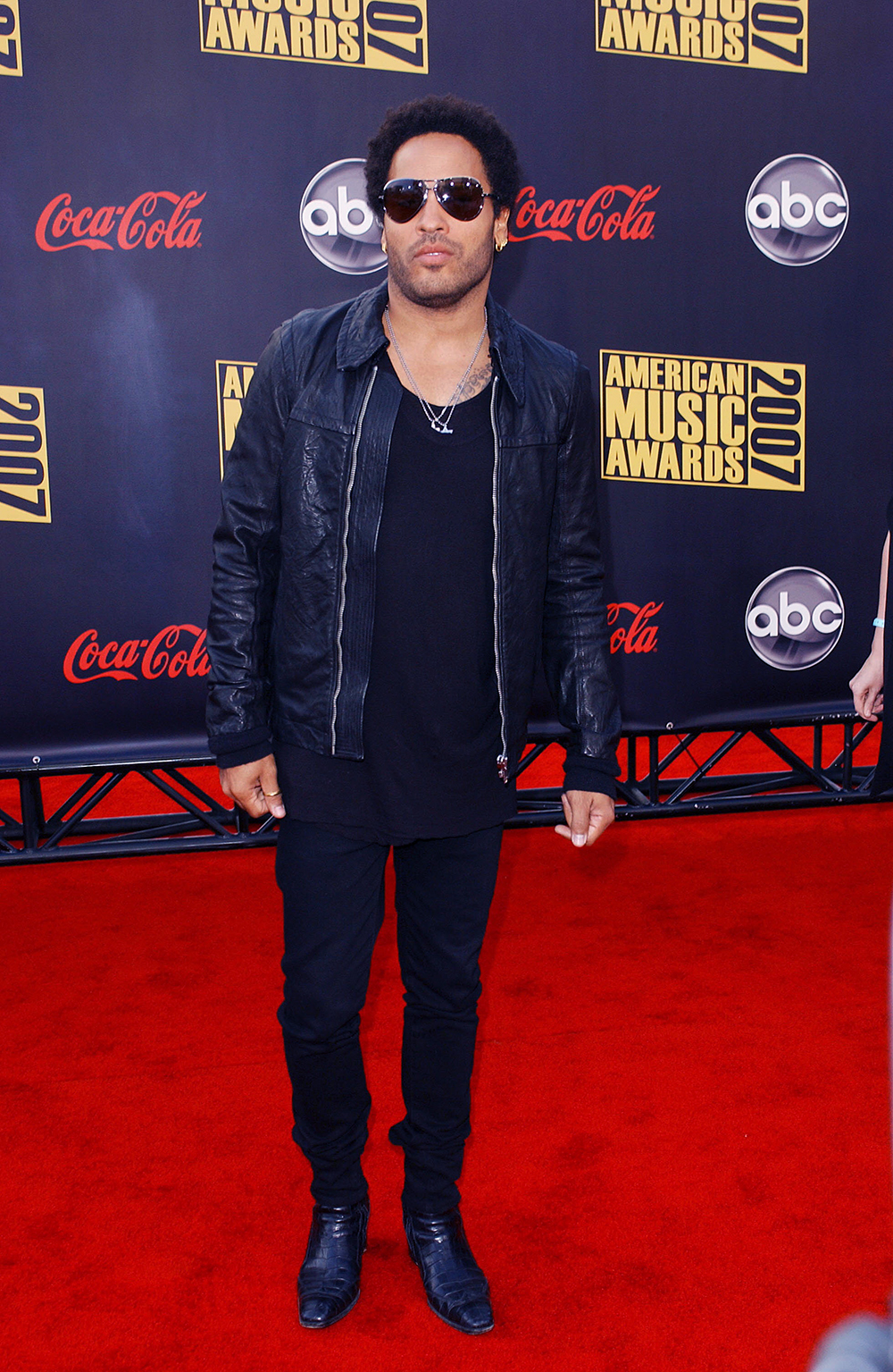 <p>Lenny Kravitz is typically laid back during the 2007 American Music Awards. It was Nov. 18, 2007.</p>