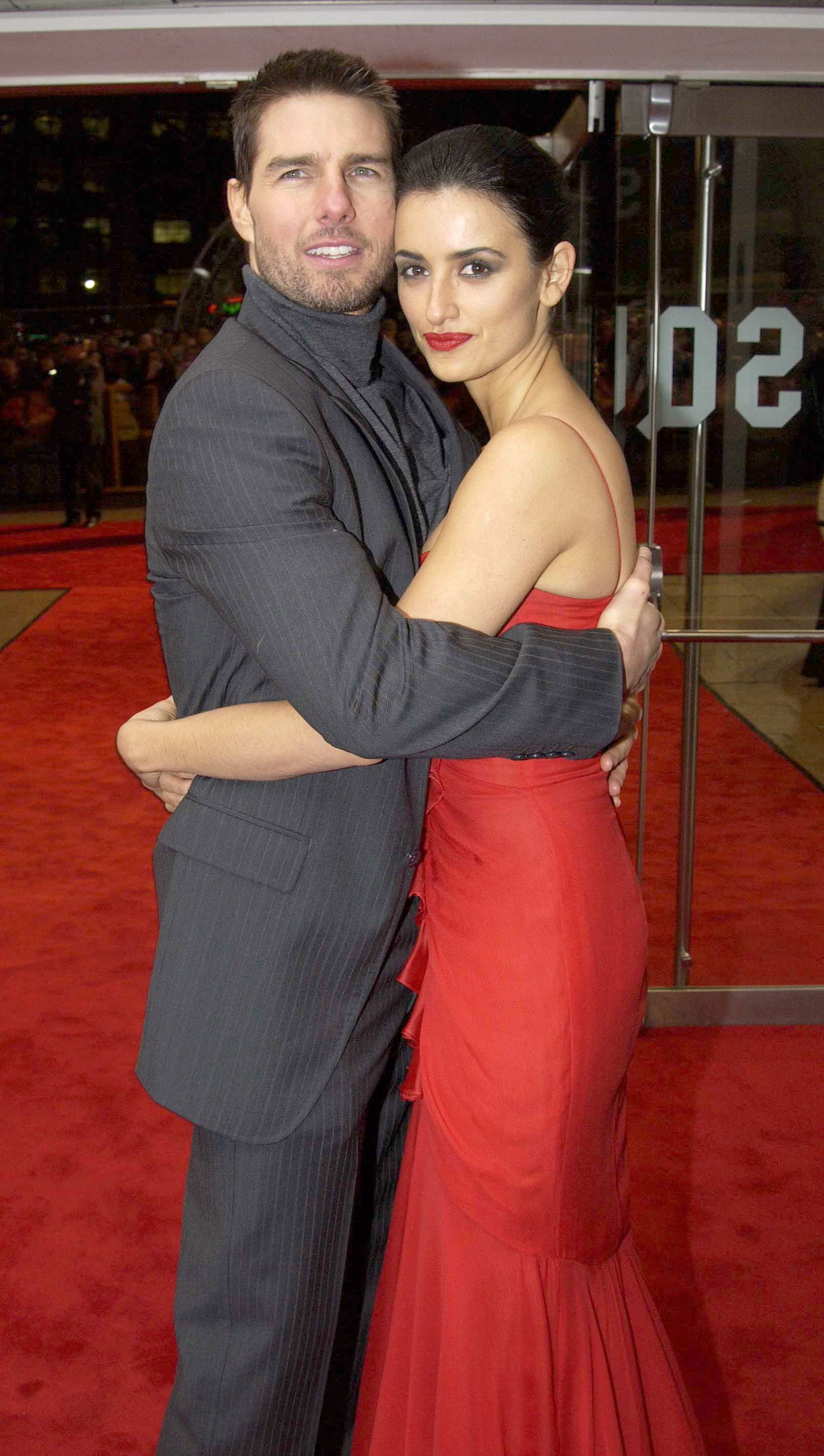 <p>In early 2004, Tom Cruise and <a href="https://www.wonderwall.com/celebrity/profiles/overview/penelope-cruz-373.article">Penelope Cruz</a> parted ways after a three-year romance. They're seen here on one of their final red carpets together that January.</p>