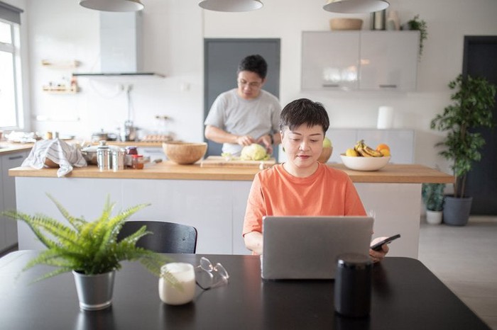 how to, here's how to manage your checking account effortlessly