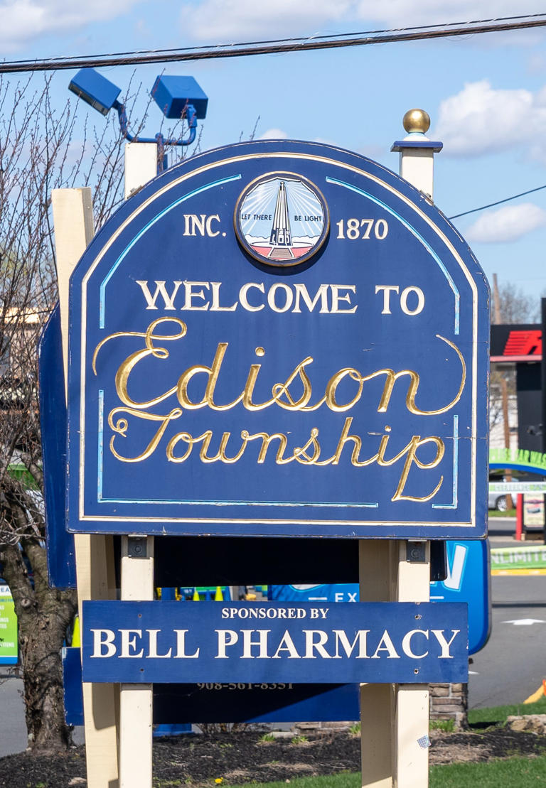 Edison welcome sign.