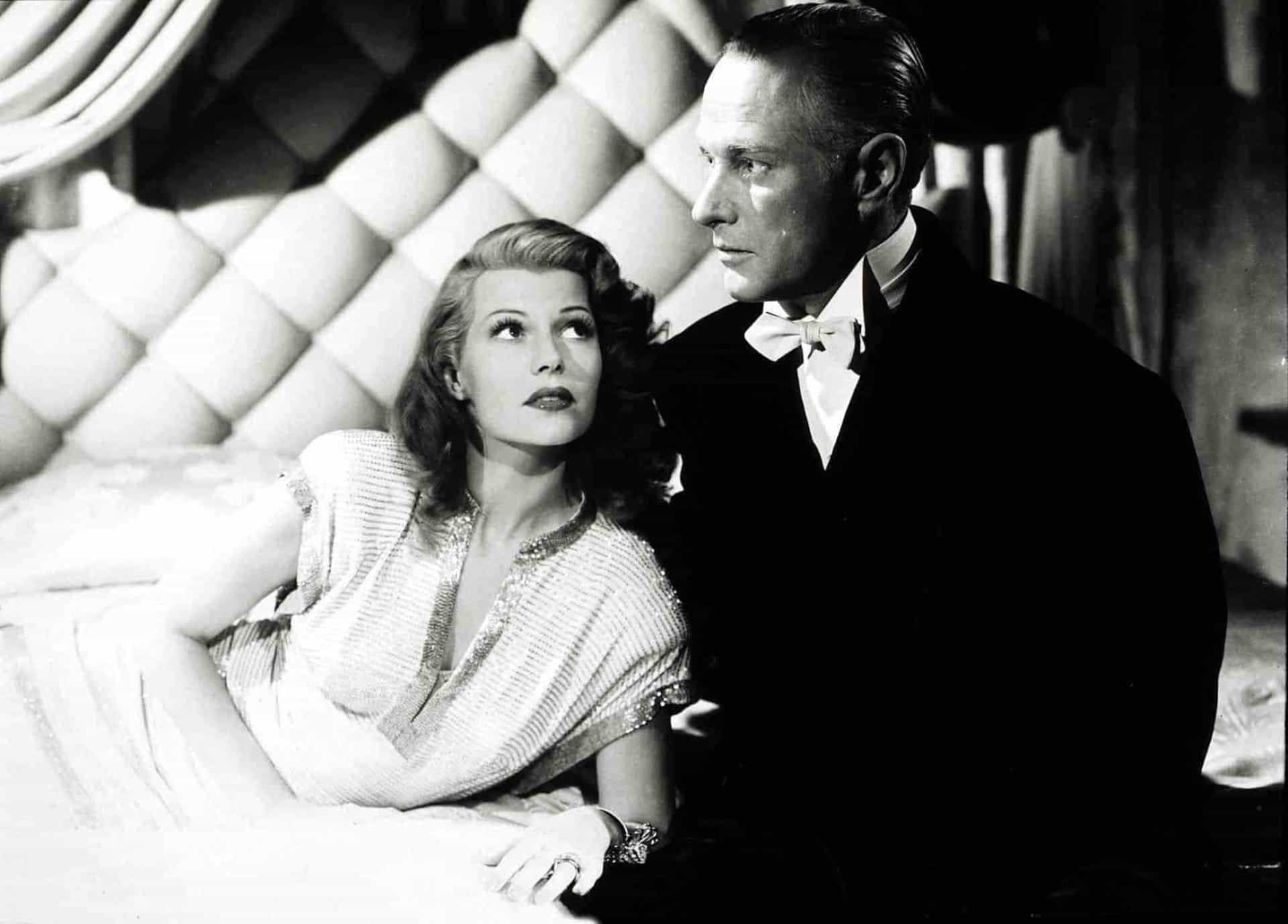 <p>Neben Sport, schnellen Autos und Frauen hatte er noch eine weitere Leidenschaft: das Kino. Einer der beliebtesten Filme der 1940er war "Gilda", mit Rita Hayworth in der Hauptrolle. Der Film brachte ihr den Spitznamen "The Love Goddess", die Liebesgöttin, ein.</p>