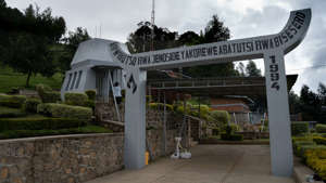 Une vue de l'entrée du mémorial du massacre de Bisesero commis lors du génocide des Tutsis au Rwanda, le 2 décembre 2020.