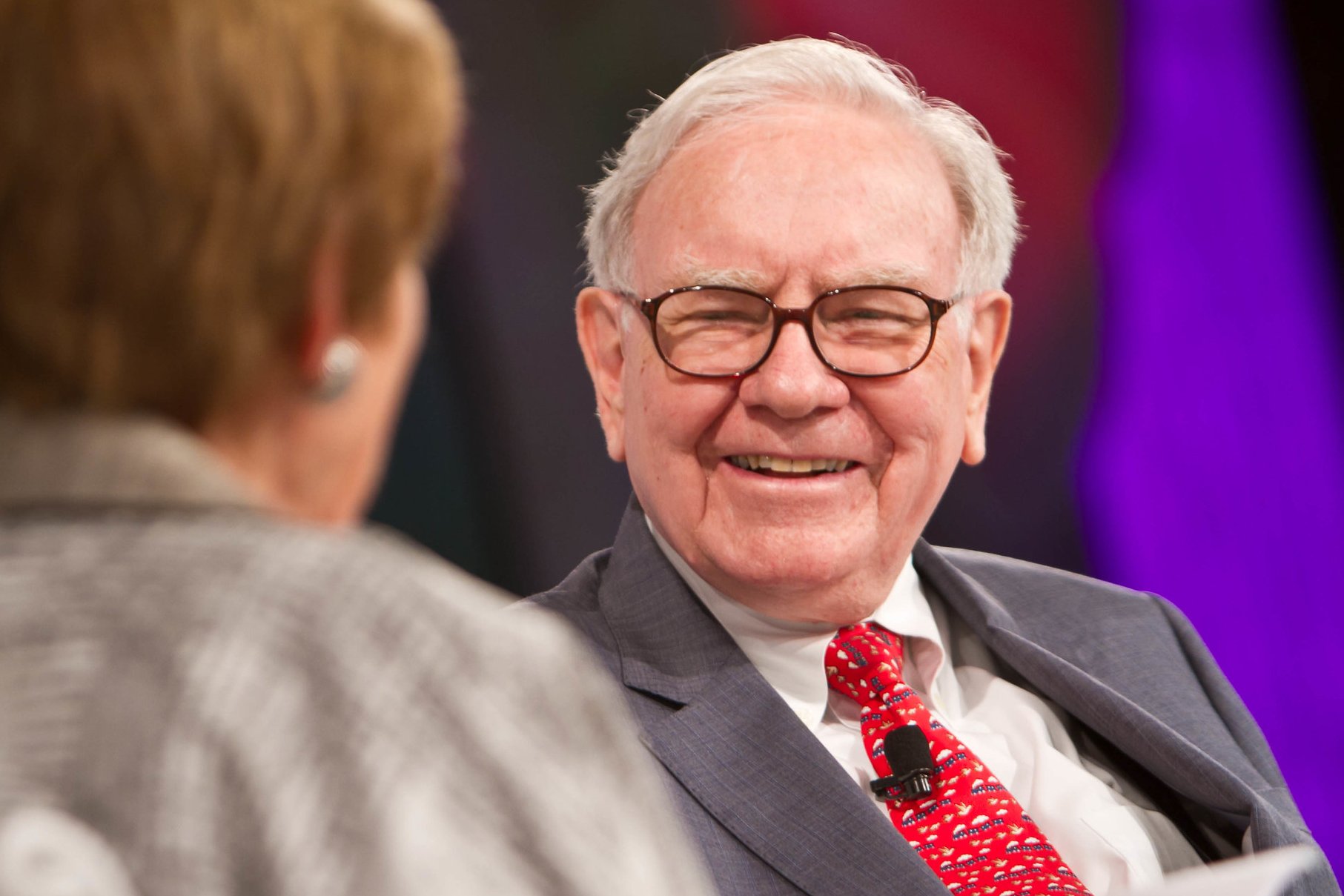 Warren Buffett Donasikan Saham Berkshire Hathaway Senilai Rp 4 Triliun