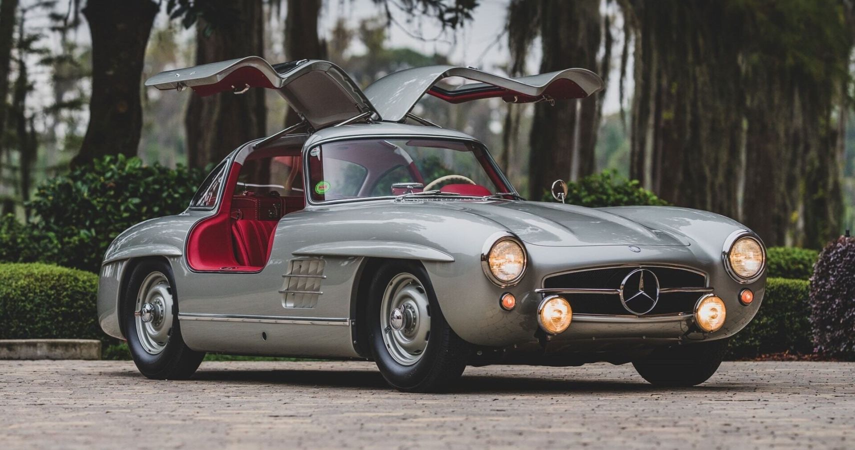 10 Vintage Luxury Cars That Exemplify Opulence