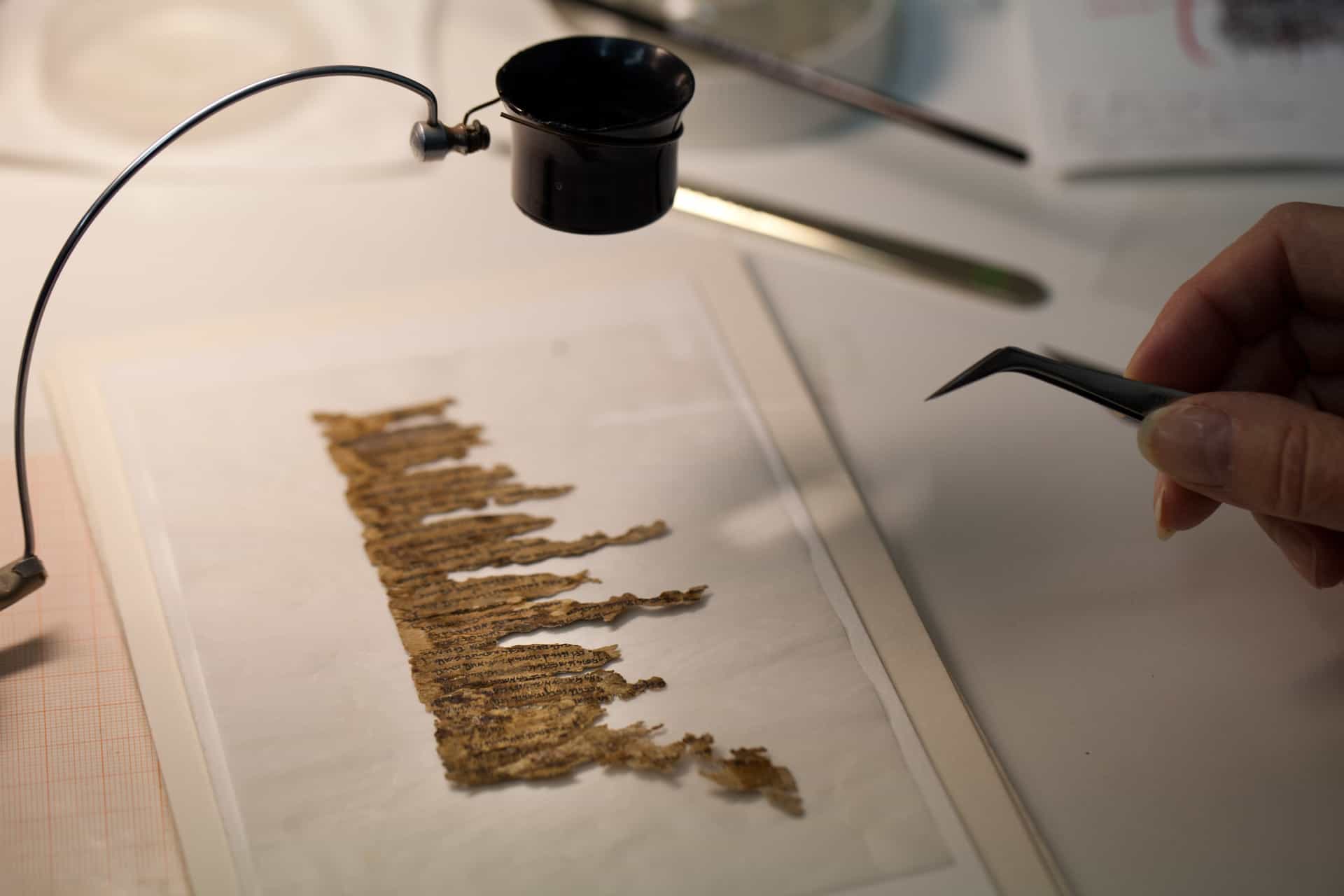 Dead Sea Scrolls online