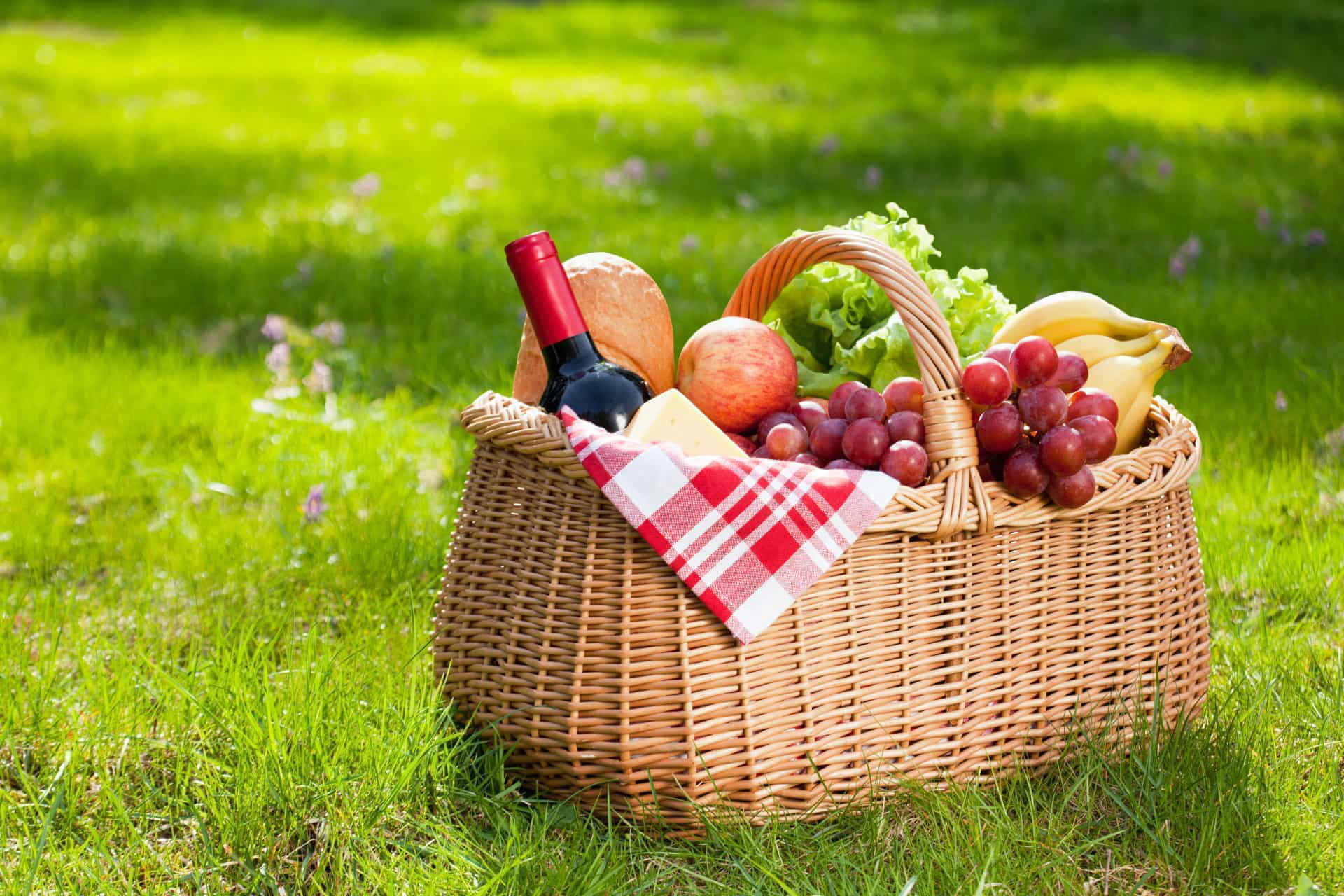 What goes into the ultimate picnic basket?
