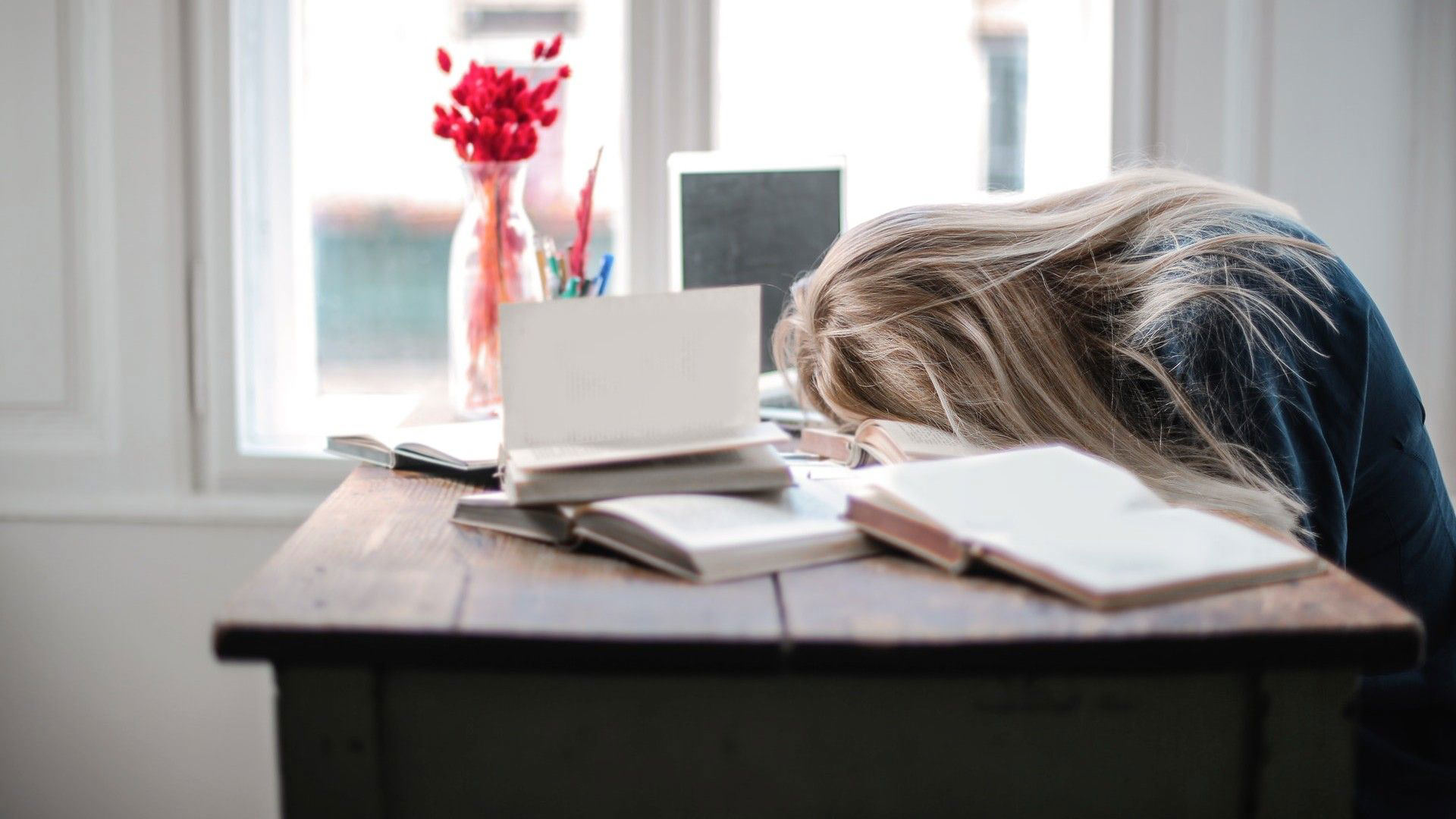 Sleep deprivation: the effects and the foods that could help
