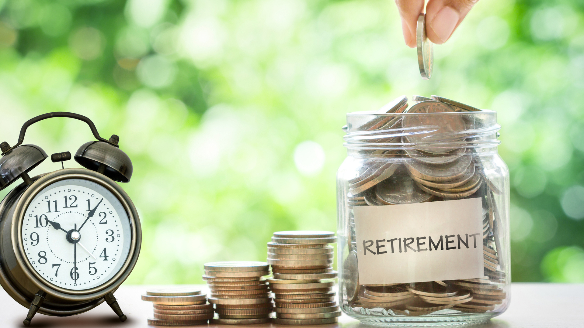 Experts: This Is How Much You Should Have In Savings If You’re Retiring ...