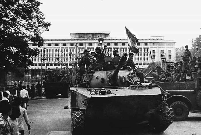 17 de 37 Fotos na Galeria: Dois anos depois que as últimas tropas americanas deixaram o Vietnã, tropas comunistas do Vietnã do Norte tomaram Saigon, encerrando quase duas décadas de guerra.