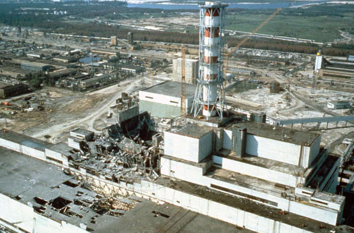 28 de 37 Fotos na Galeria: Considerado o pior desastre nuclear da história, tanto em custos quanto em mortes, o desastre ocorreu em 26 de abril de 1986 na Usina Nuclear de Chernobyl, na Ucrânia soviética.