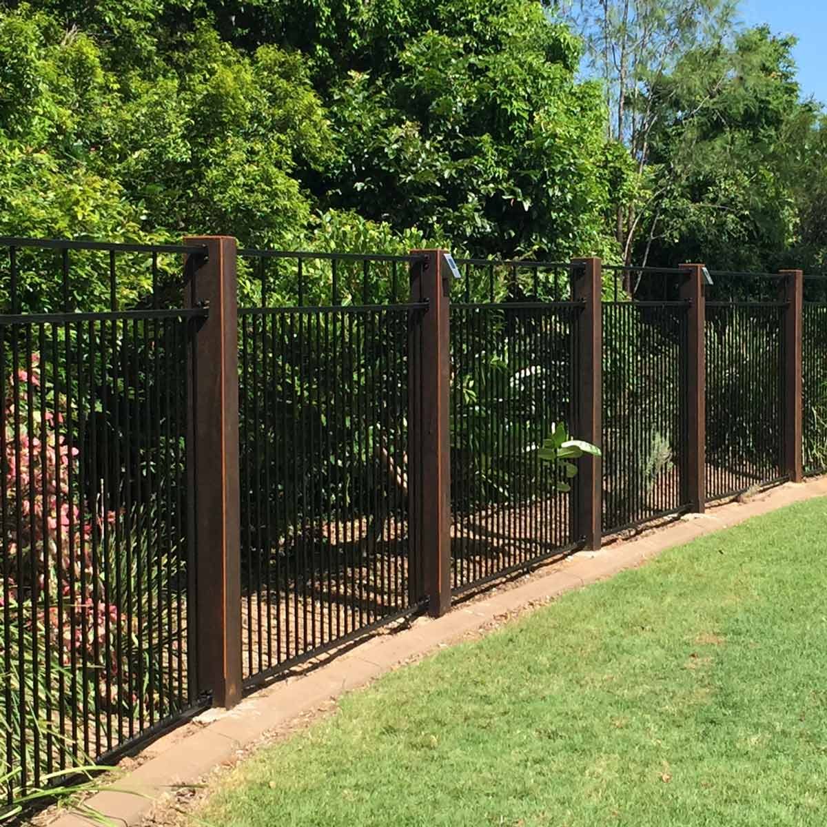 decorative fences for front yards        
        <figure class=