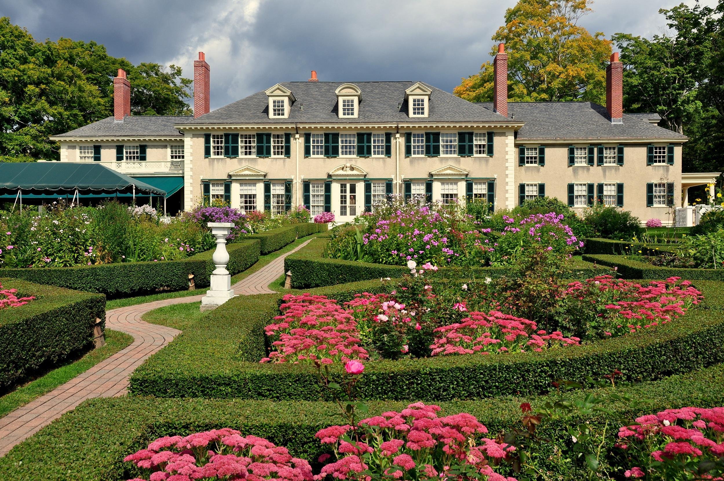 <p><a href="https://www.hildene.org/">Hildene</a> in Manchester, Vermont, was the summer home of President Lincoln's eldest son. The house remained in the Lincoln family until 1975, and was purchased soon after by the Friends of Hildene. Admission costs $23 for adults and $6 for youth and includes access to the house, farm, and gardens.</p>