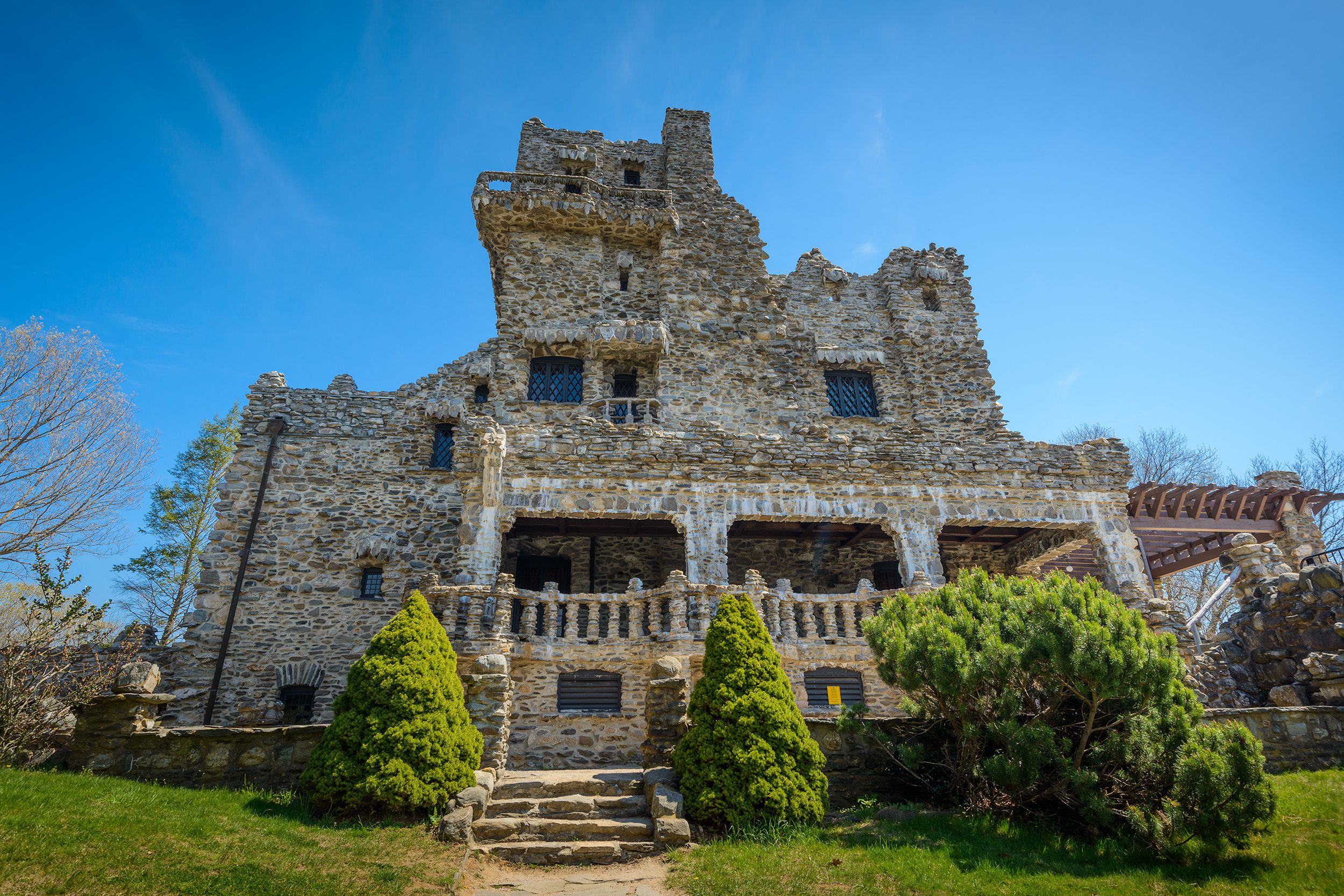 <p>The <a href="https://www.ct.gov/deep/cwp/view.asp?a=2716&q=325204&deepNav_GID=1650%20">Gillette Castle State Park</a> in East Haddam boasts a 24-room mansion that looks like a medieval castle. Completed in 1919, the state of Connecticut bought the grounds and castle from the estate of William Hooker Gillette (a distinguished thespian of the time) in 1943. The site is fun, interesting, and enjoyable for all ages, according to TripAdvisor reviews. Parking and entrance to the park are free, but there's a $6 fee for ages 13 and up and $2 for ages 6 to 12 to enter the castle.</p>