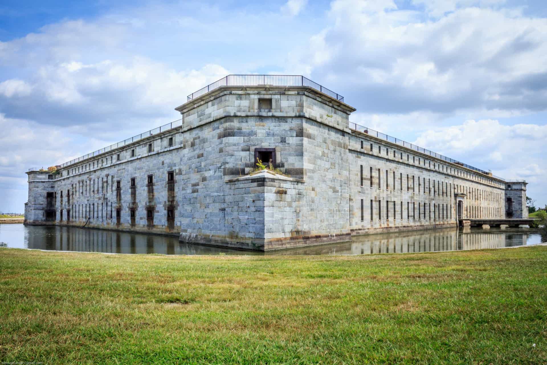 <p>Around 2,700 prisoners are said to have died in extremely poor conditions at Fort Delaware, on Pea Patch Island in the Delaware River. So it doesn't really come as a surprise that this is the state's most haunted place.</p>