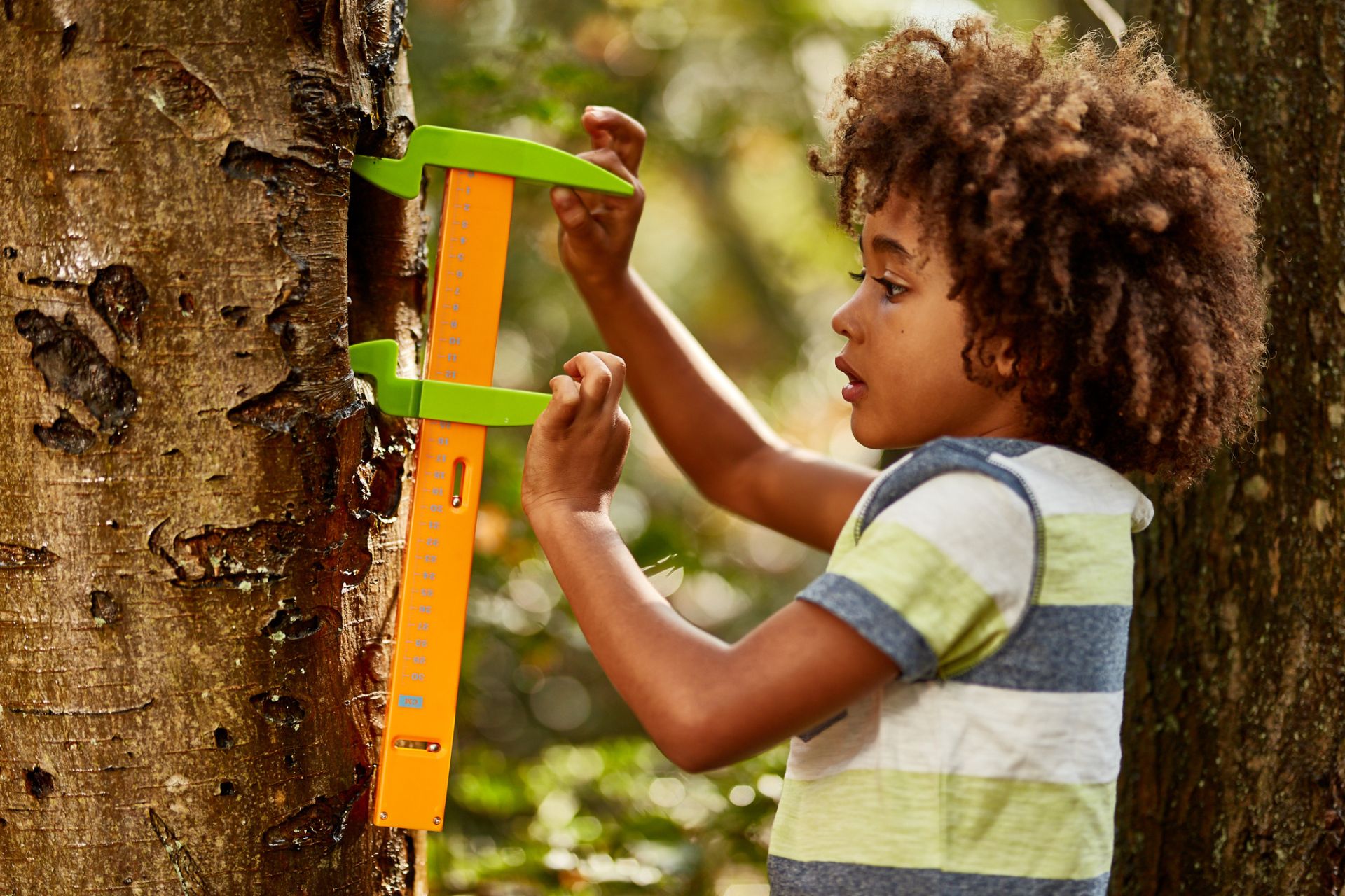 <p>                     This is a great option if you're after educational garden activities for kids. Award-winning company Learning Resources has a range of educational toys and games that will help kids learn through exploration with fun outdoor activities.                    </p>                                      <p>                     Budding young mathematicians will love this kit shown above, which will help 4-8 year-olds get their heads around measurement. As well as a vertical measure for freestanding objects, there are callipers to measure internal and external objects, a trundle wheel to measure distances (1 click = 1 metre), a spirit level, and a measuring stick.                    </p>                                      <p>                     Learning Resources also has free downloadable activity sheets and resources to help you make the most of the garden.                   </p>