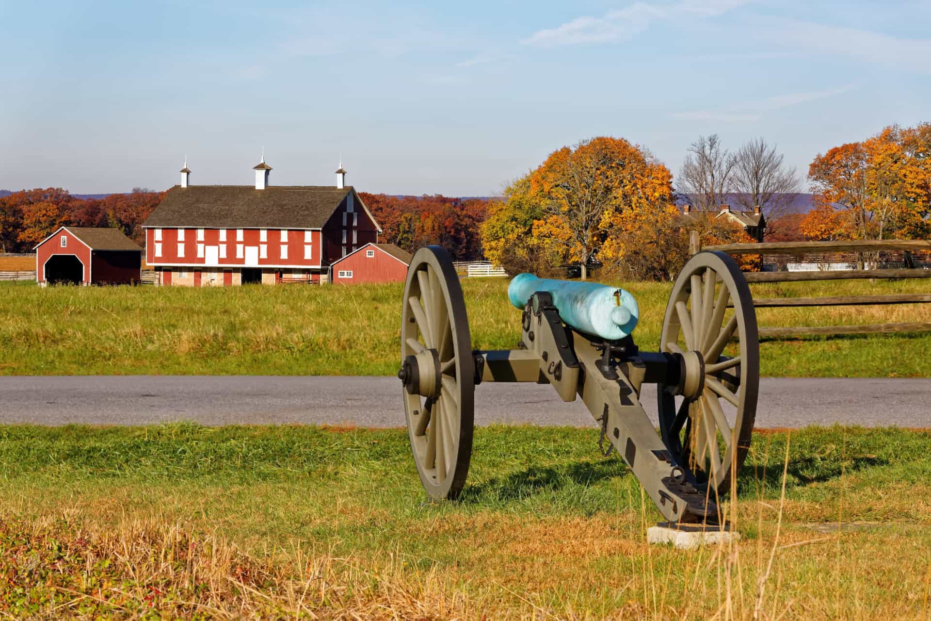 <p>It is estimated that around 50,000 men died or were severely injured in the Battle of Gettysburg in 1863. A number of restless spirits, including that of General Isaac Ewell, are said to roam the Daniel Lady Farm area, which was a Confederate field hospital where thousands died.</p>