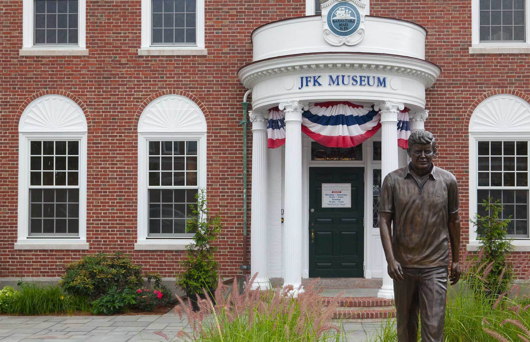 <p class="p1"><span>Cape Cod’s Hyannis has strong ties to the <a href="https://jfkhyannismuseum.org/" rel="noreferrer noopener"><span>famous Kennedy family</span></a>. In fact, Hyannis is home to an engaging museum dedicated to telling the Kennedy story through the lens of US history.</span></p>