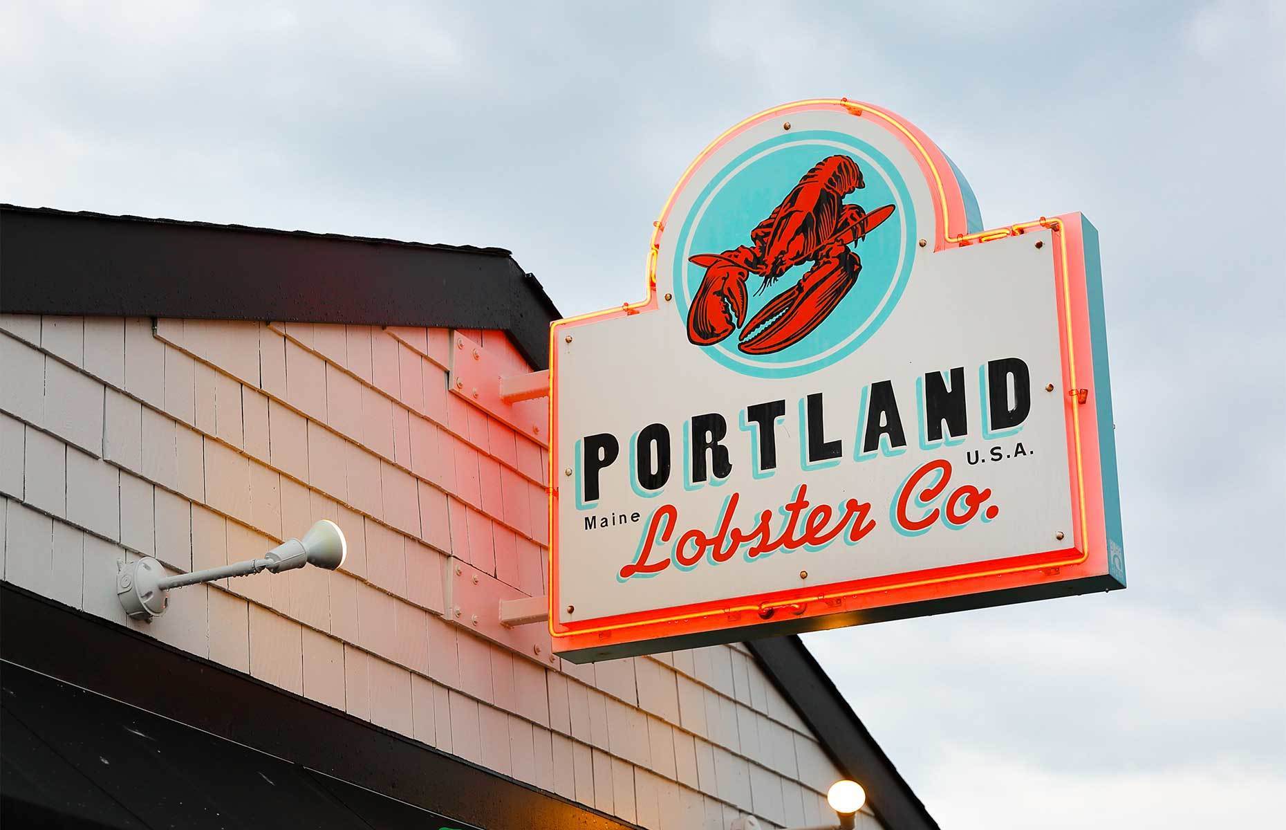 <p class="p1"><span>Check out the wide range of Portland’s fabulous restaurants. Did you know that <a href="https://www.visitportland.com/things-to-do/cruises-tours/food-wine-beer" rel="noreferrer noopener"><span>guided tours are available for foodies</span></a> and <a href="https://www.visitportland.com/things-to-do/cruises-tours/breweries-distilleries" rel="noreferrer noopener"><span>beer enthusiasts</span></a>?</span></p>