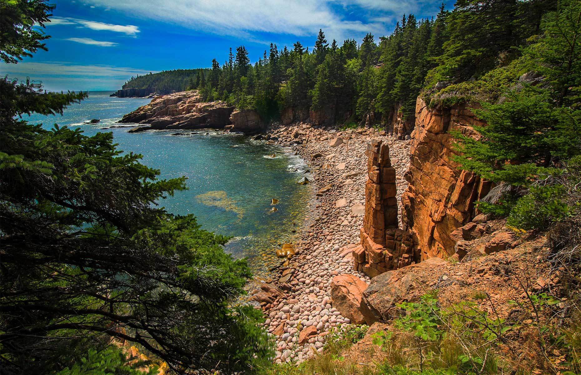 <p class="p1"><span>The red rocks found on Mount Desert Island in Acadia National Park are a sight to behold. Nature lovers who also enjoy a bit of a thrill will get goosebumps knowing that this park is only <a href="https://visitmaine.com/things-to-do/parks-natural-attractions/acadia-national-park" rel="noreferrer noopener"><span>80 km from Bangor</span></a>, home to <a href="https://bangordailynews.com/2018/04/11/opinion/contributors/stephen-king-explains-why-he-chose-to-live-in-bangor/" rel="noreferrer noopener"><span>author Stephen King</span></a>.</span></p>