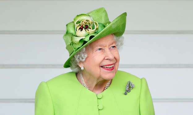 Dia 1 van 61: De koningin van Groot-Brittannië vierde deze lente haar 96e verjaardag. Het zou haar laatste zijn. Voordat ze vredig te midden van familie overleed, heeft ze ook nog haar 70e jubileum als vorst kunnen vieren. Laten we kijken naar het wonderlijke leven van The Queen in foto's.
