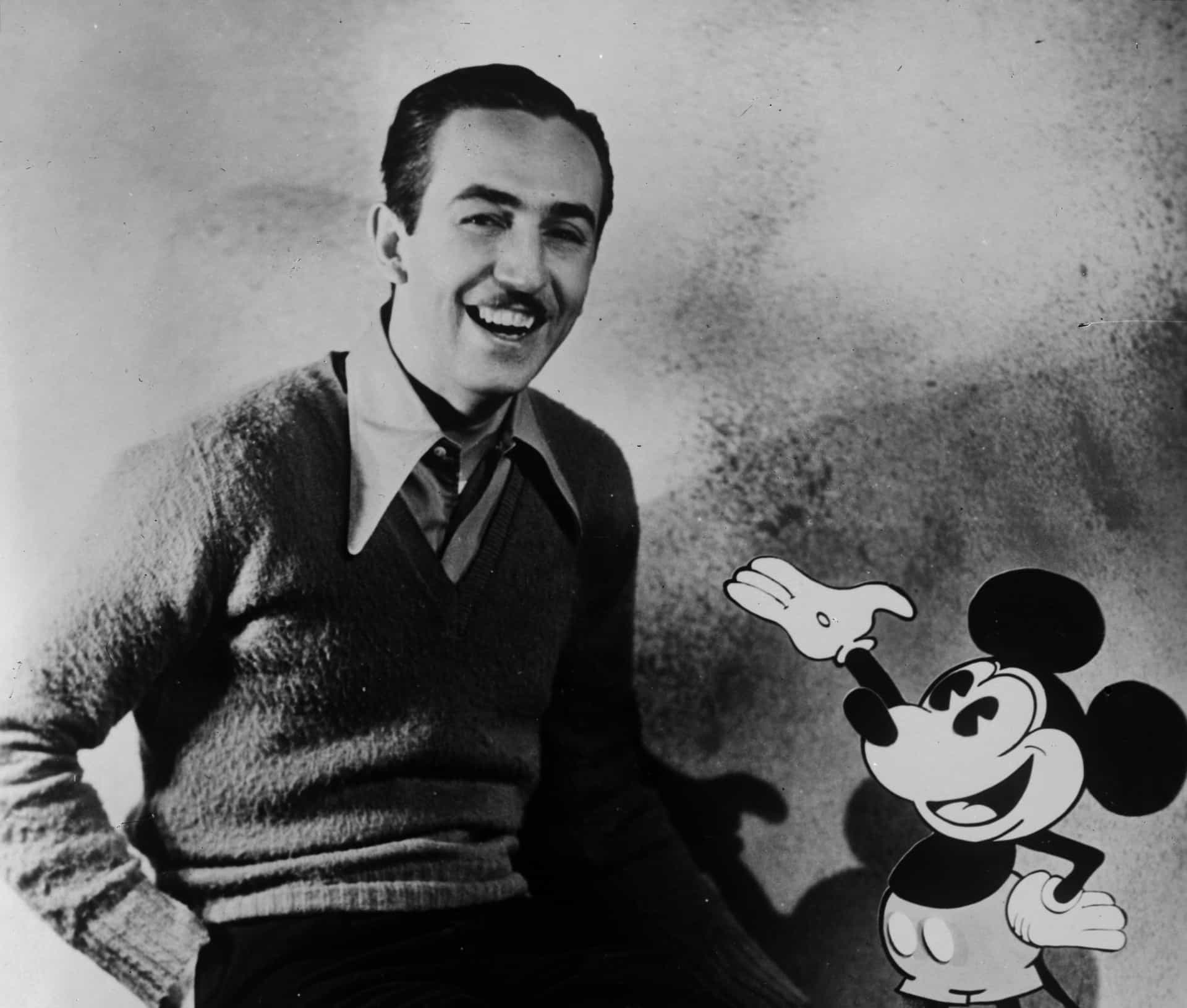 Кто озвучивает микки. Walt Disney (Уолт Дисней). Уолт Дисней и Микки Маус. Уолт Дисней 1934. Уолтер Элиас Дисней.