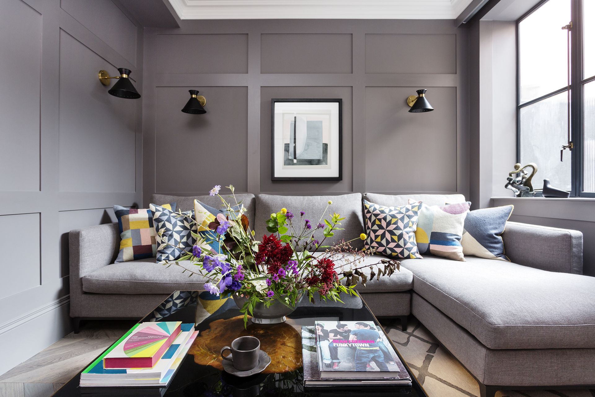 Decorating A Home On A Budget Top Experts Reveal 11 Ways To Get Luxury   AAZbBnD.img