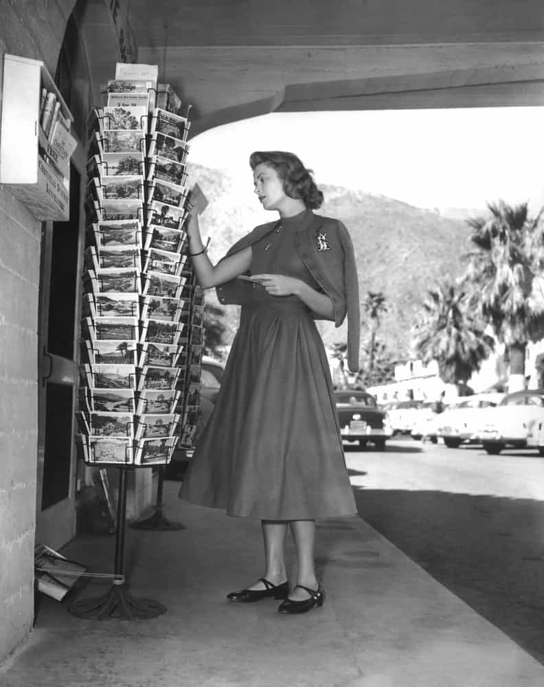 <p>Palm Springs was a cool, luxurious place to go on vacation. Golfing and celebrity spotting (Grace Kelly pictured) was popular among visitors. </p>