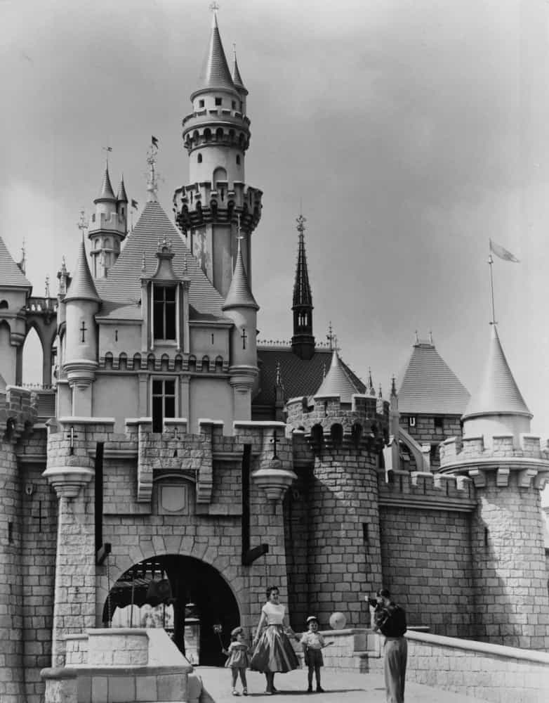 <p>July 17, 1955, was the date the first Disneyland opened. As you can imagine, families flocked to the new theme park from all over the country. </p>
