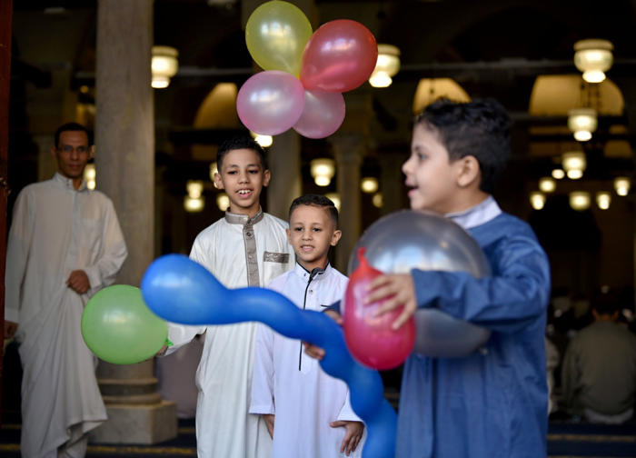 what does eid mubarak mean and how should you reply to the greeting?