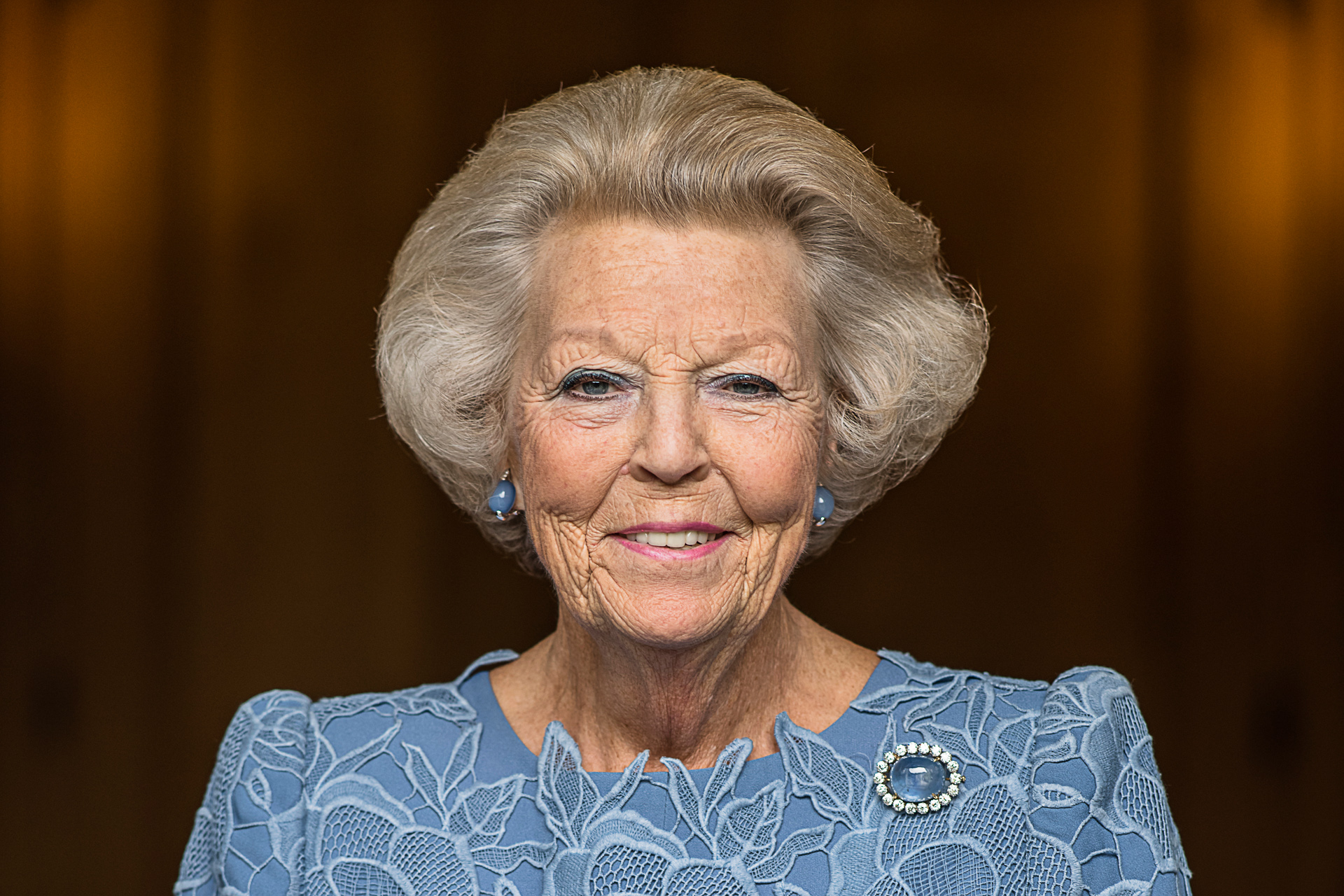 Prinses Beatrix negeert vragen over paardrijden van vrijwilligster