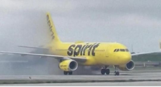 aerolínea anuncia que comenzará a pesar a sus pasajeros junto al equipaje de mano