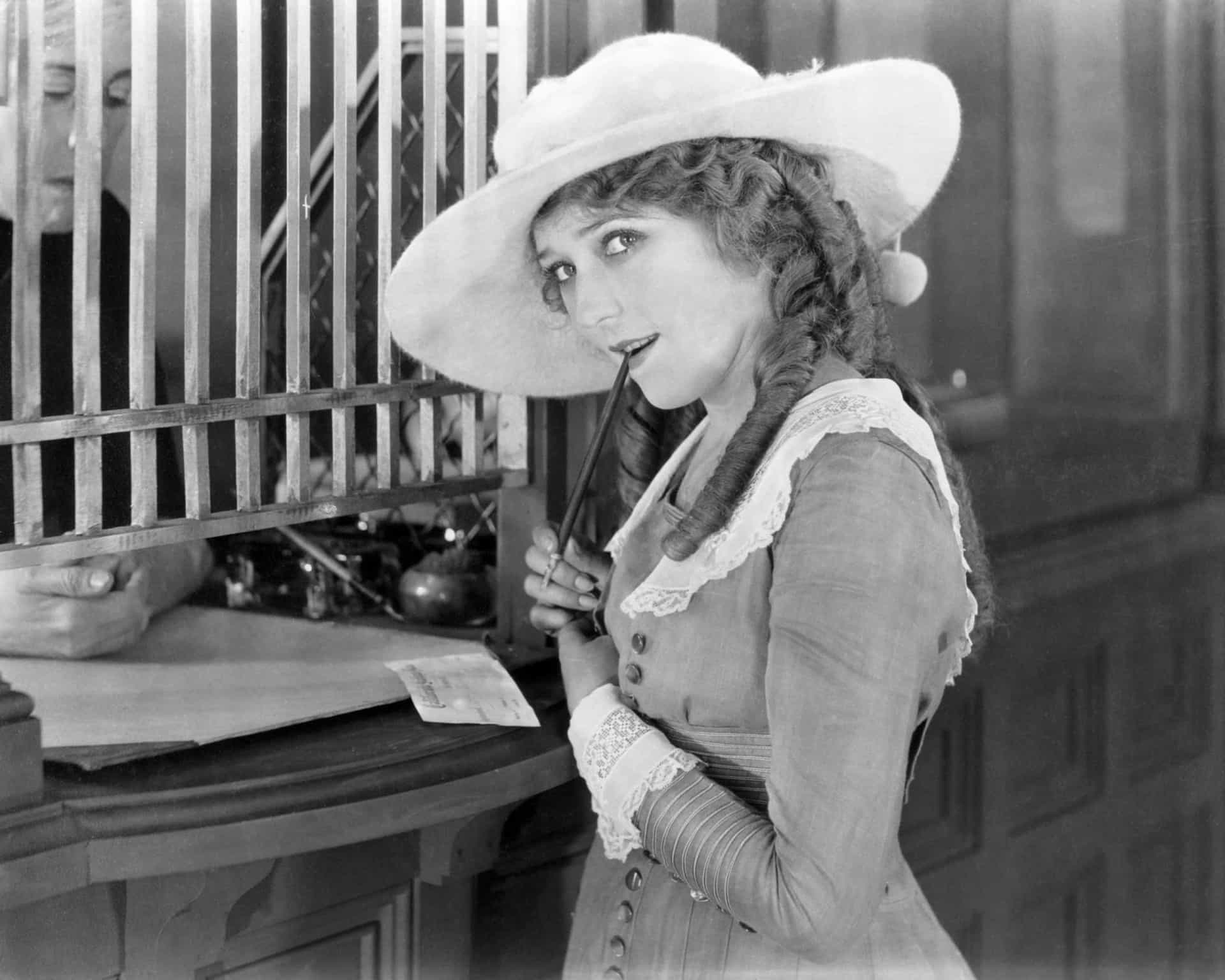 <p>Mary Pickford fue una de las estrellas más grandes de la era del cine mudo. Cuando contrajo la gripe, a la edad de 27 años, los periódicos informaban diariamente sobre el progreso de su recuperación.</p>
