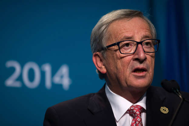 Dia 23 van 27: Jean-Claude Juncker, president of the European Commission, speaks during a news conference at the Group of 20 (G-20) summit in Brisbane, Australia, on Saturday, Nov. 15, 2014. Juncker brushed off questions over whether he should step down amid accusations of sweetheart tax deals, saying he'll lead Europe's fight against tax evasion.