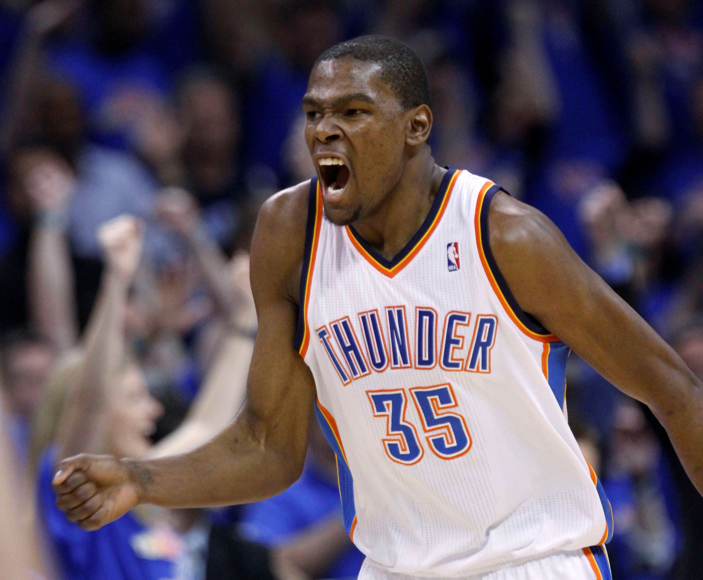 スポーツブランドと契約したアスリートが受け取る破格の高額報酬