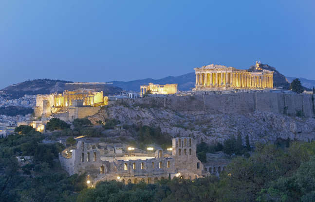 ÎÎ¹Î±ÏÎ¬Î½ÎµÎ¹Î± 35 Î±ÏÏ 42: The Acropolis illuminated by floodlight, Athens, Greece