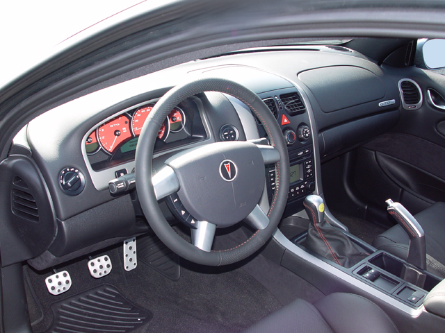 2004 pontiac gto interior