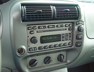 2004 Ford Explorer Xlt Sport 4 6 4x4 Interior Photos Msn Autos