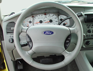 2004 Ford Explorer Xlt Sport 4 6 4x4 Interior Photos Msn Autos