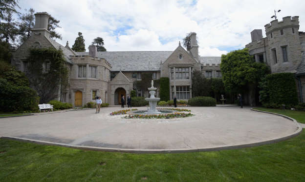 Dia 1/15: 1.	The Playboy Mansion, California, USA. Worth: $196m.