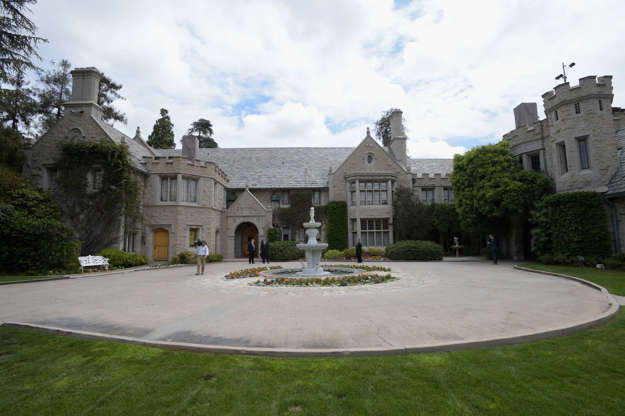 ÎÎ¹Î±ÏÎ¬Î½ÎµÎ¹Î± 1 Î±ÏÏ 14: 1.	The Playboy Mansion, California, USA. Worth: $196m.