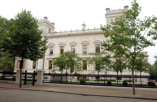 ÎÎ¹Î±ÏÎ¬Î½ÎµÎ¹Î± 10 Î±ÏÏ 14: 11.	18-19 Kensington Palace Gardens, London, England. Worth: $222 million