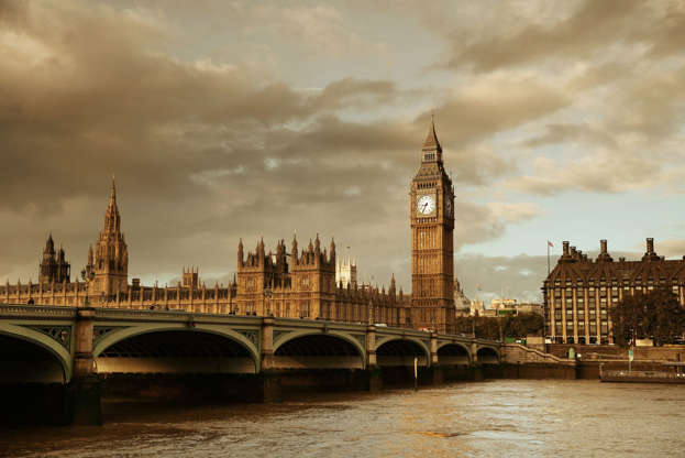 ÎÎ¹Î±ÏÎ¬Î½ÎµÎ¹Î± 7 Î±ÏÏ 20: House of Parliament in Westminster in London.