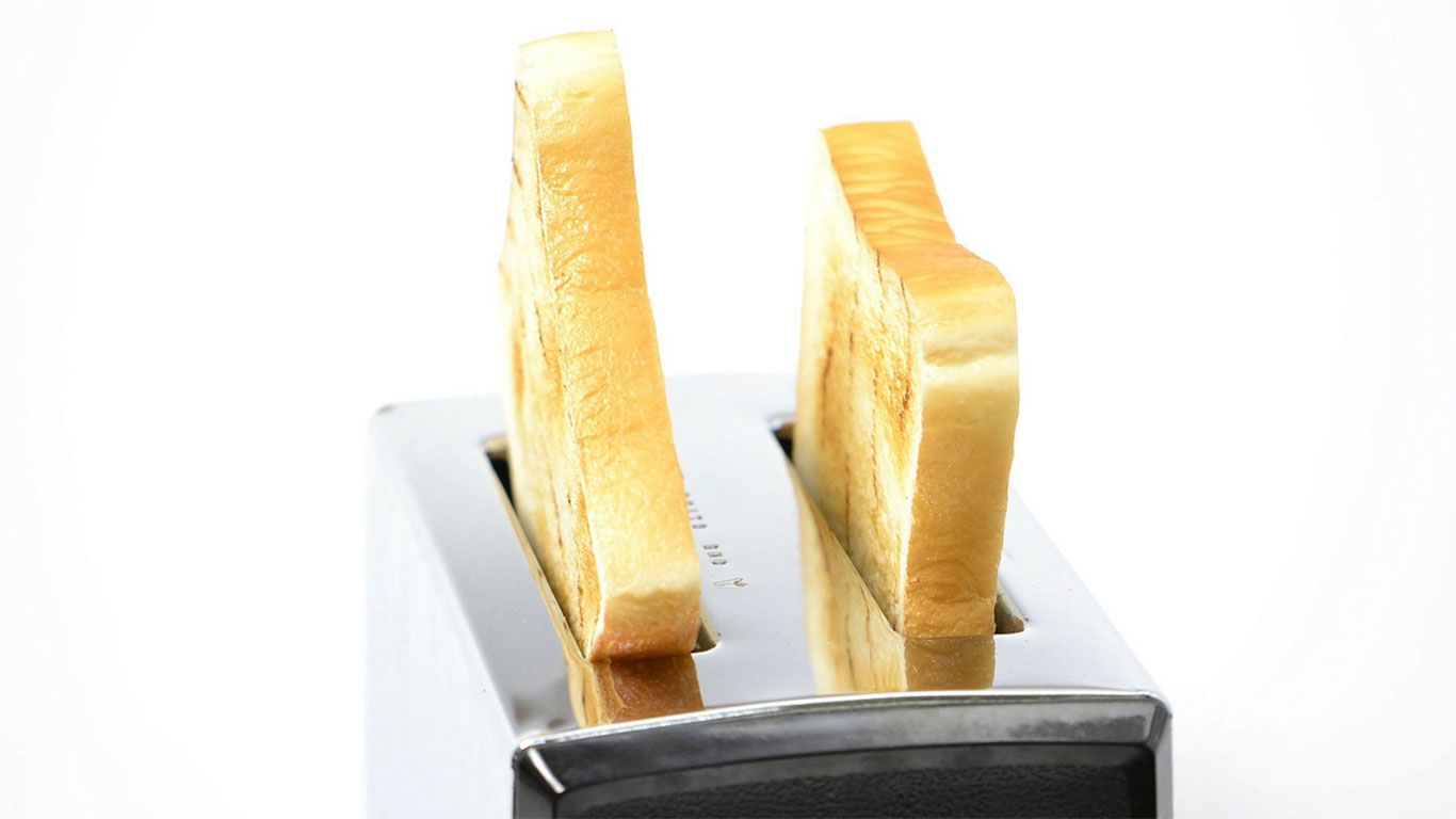 Slide 3 of 51: Sandwich Bread: Made from refined flour, white sandwich bread is extremely low in protein and fibre and has an extremely high glycemic index.