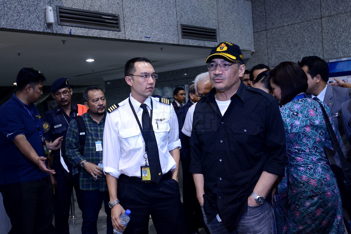 MAS plane bound for Bangalore makes emergency landing in KLIA after ...