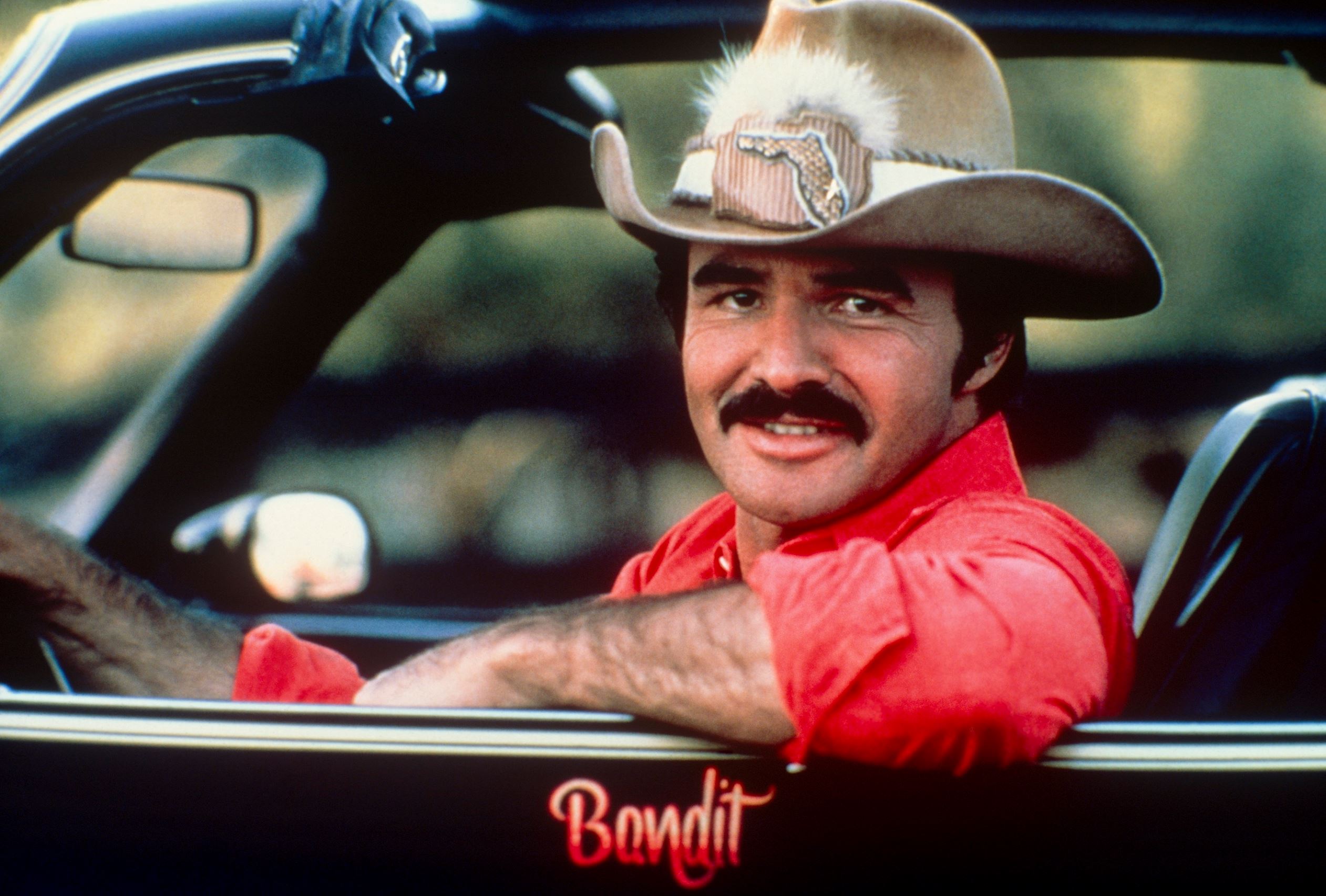 ÎÎ¹Î±ÏÎ¬Î½ÎµÎ¹Î± 43 Î±ÏÏ 45: Burt Reynolds in the car from Smoky and the Bandit; circa 1970; New York.