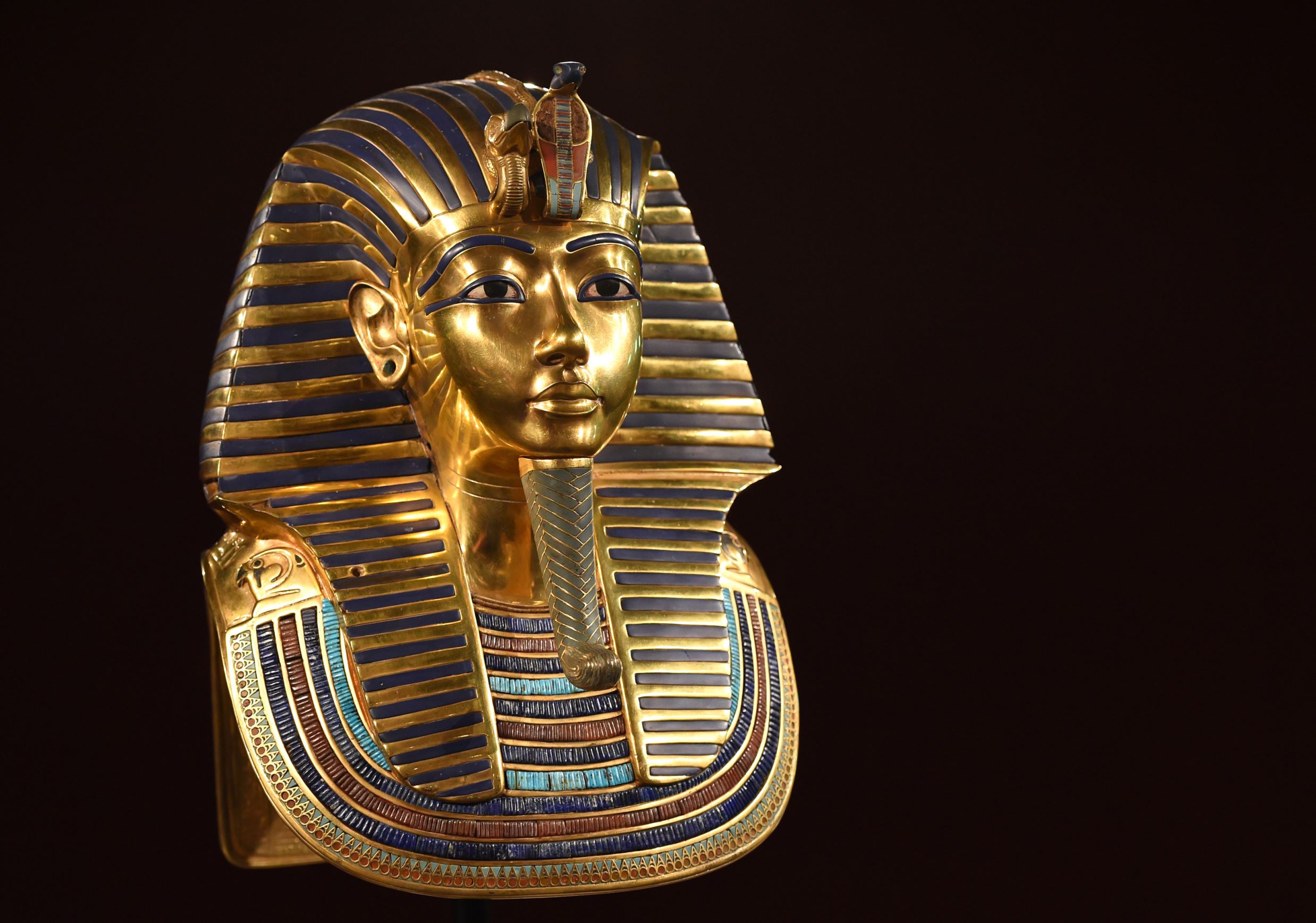 ツタンカーメンから王家のダイヤまで 世界の呪われたモノ 逸話集