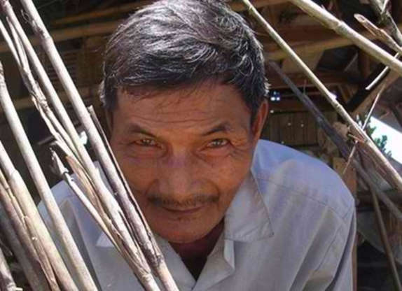 Slide 26 of 28: Thái NgọcThis Vietnamese man says he hasn't slept since 1973; a total of 41 years without sleep. He doesn't have any disease or damage caused by the lack of sleep. This has been confirmed by doctors, who say that Thái is as healthy as anyone else.