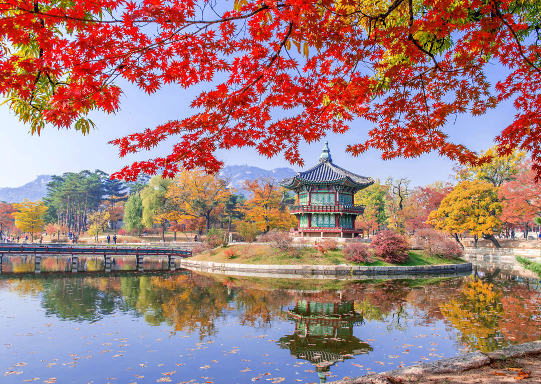 秋の絶景 世界の美しい紅葉風景30選