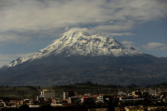 Diapositiva 16 de 24: El lugar más lejano del centro de la Tierra: el volcán Chimborazo en Ecuador
